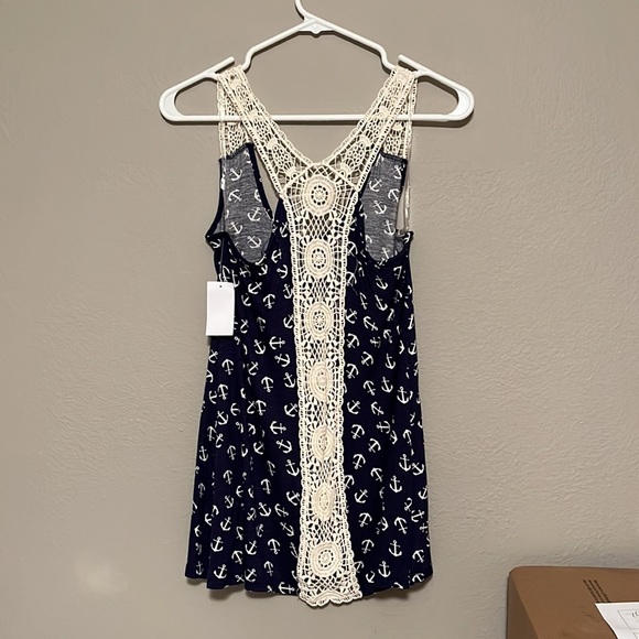 Tank top - Picture 2 of 5